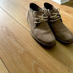 Mens 9.5 business casual shoe Sonoma